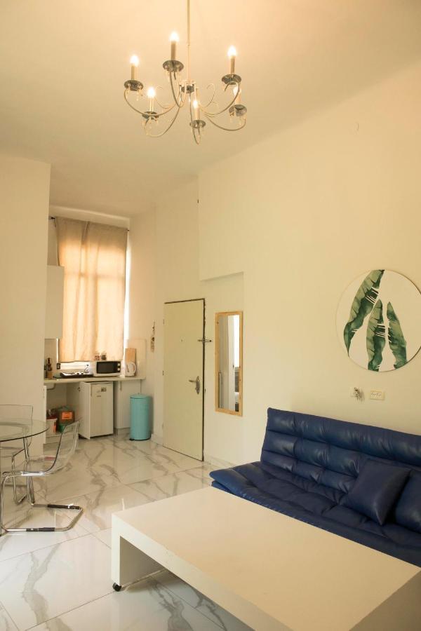 תל אביב Bauhaus Stylish Apartments - By Bookiz מראה חיצוני תמונה